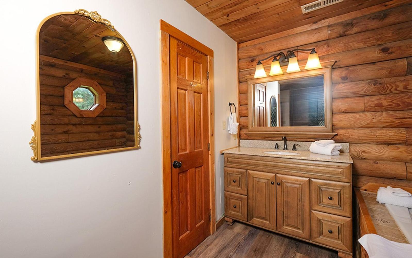 Grove Creek Cabin Гетлинбург Екстериор снимка