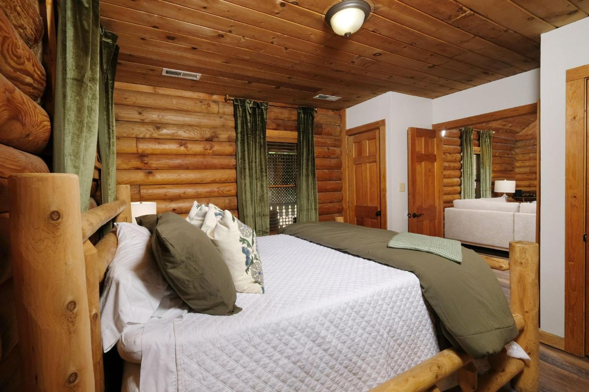 Grove Creek Cabin Гетлинбург Екстериор снимка