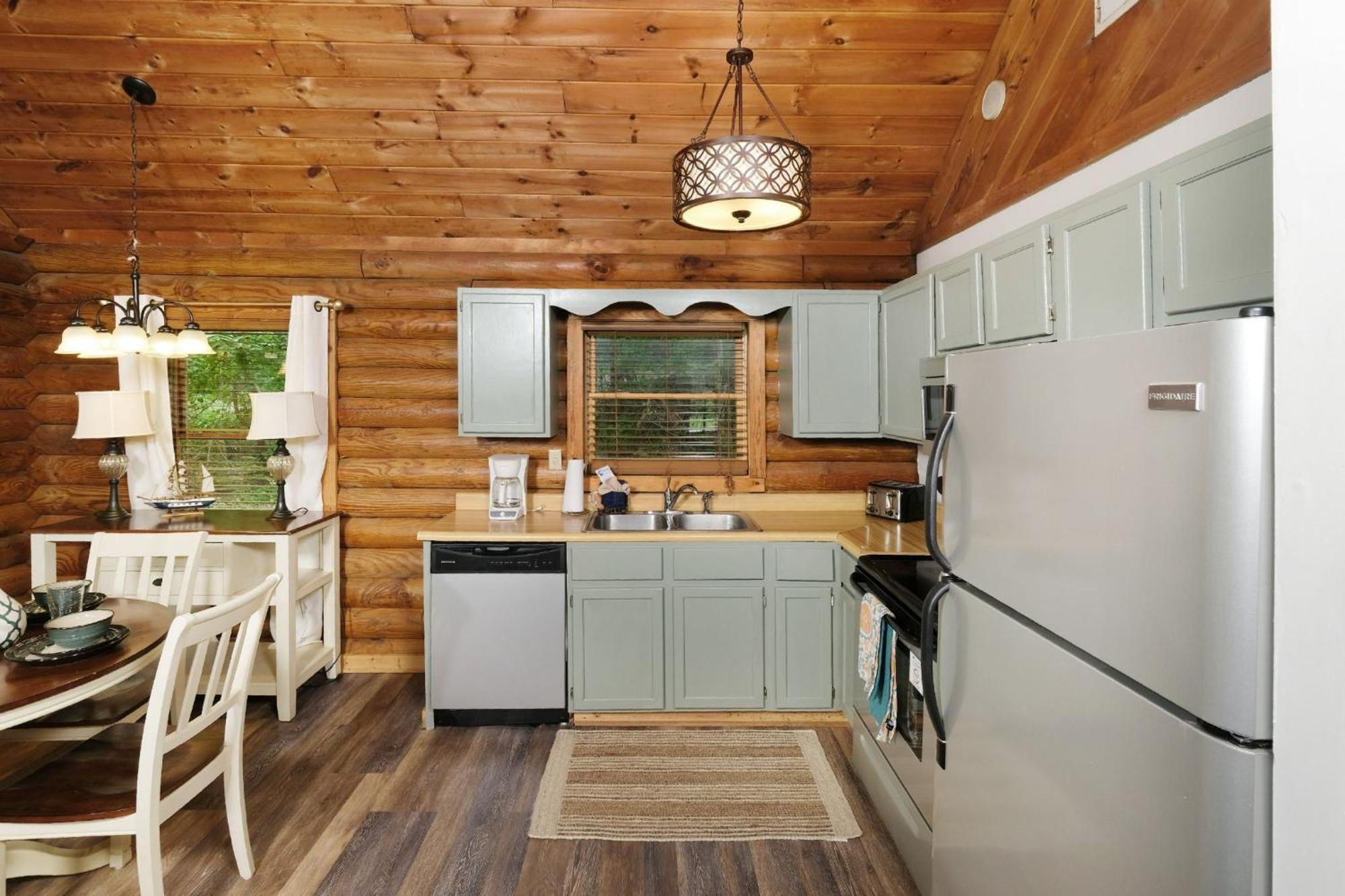Grove Creek Cabin Гетлинбург Екстериор снимка