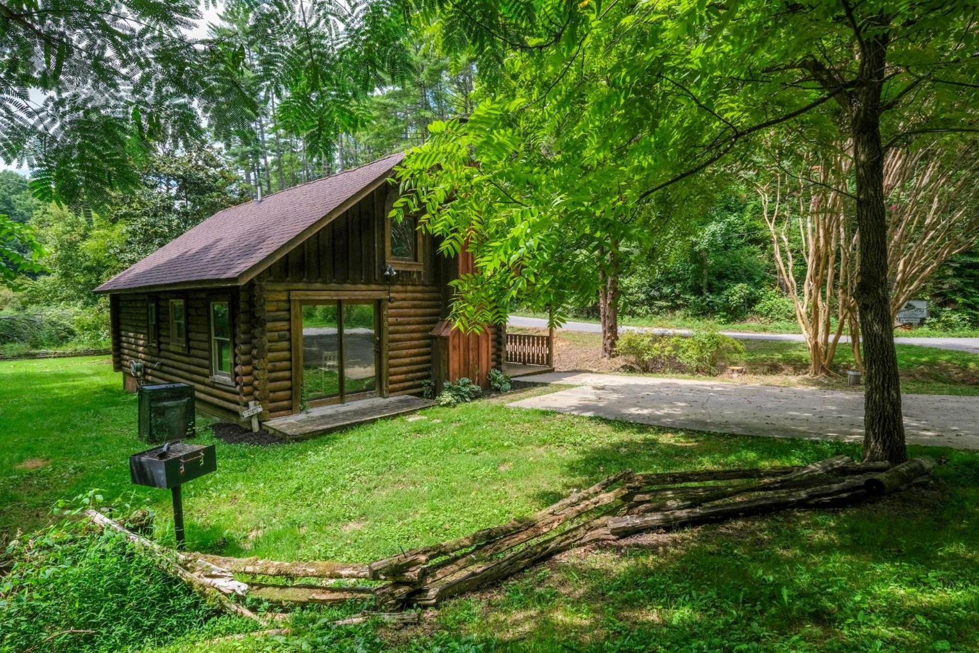 Grove Creek Cabin Гетлинбург Екстериор снимка