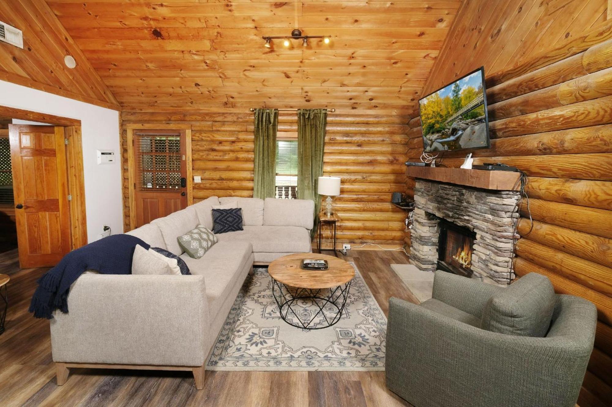 Grove Creek Cabin Гетлинбург Екстериор снимка