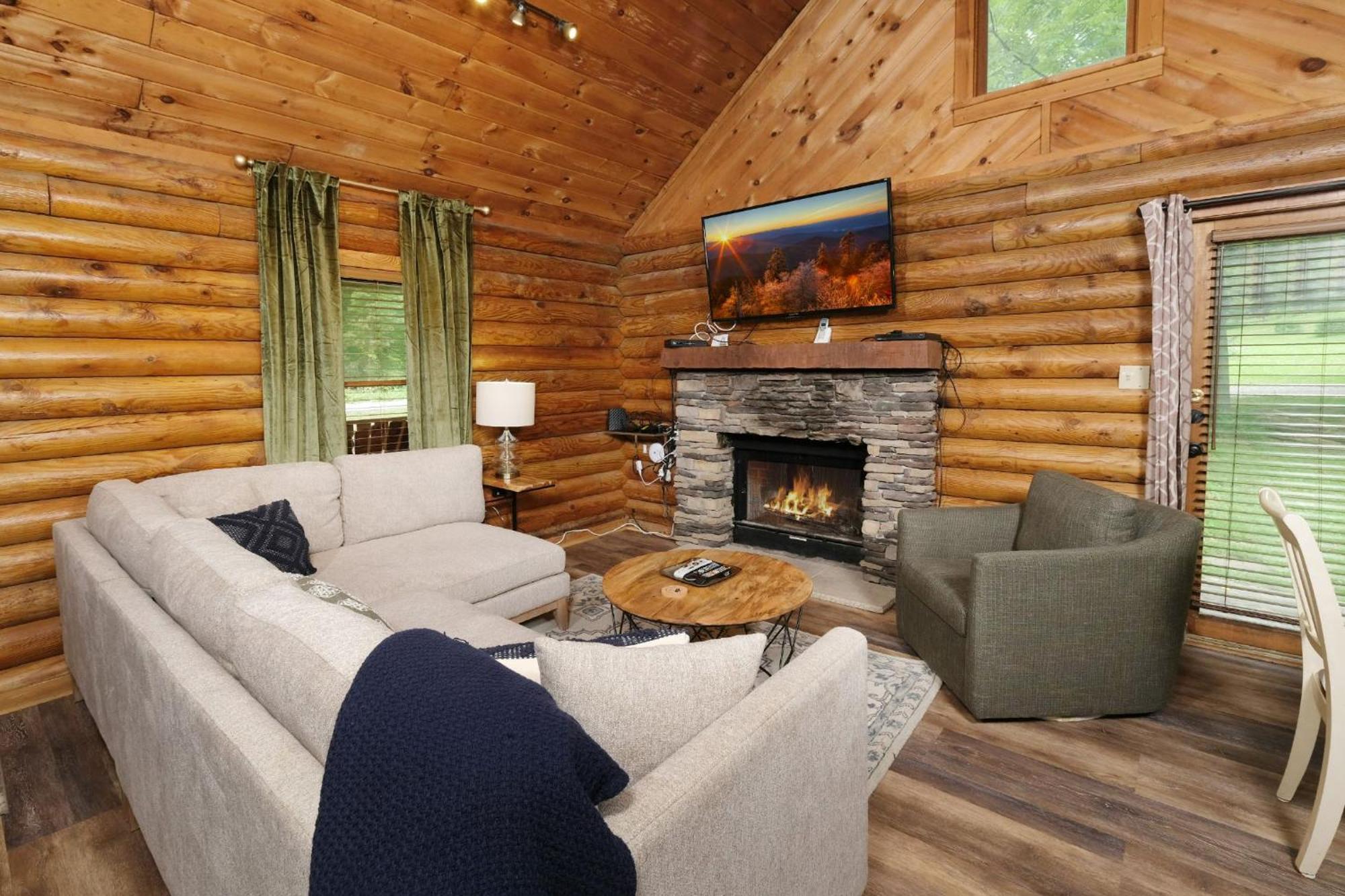 Grove Creek Cabin Гетлинбург Екстериор снимка