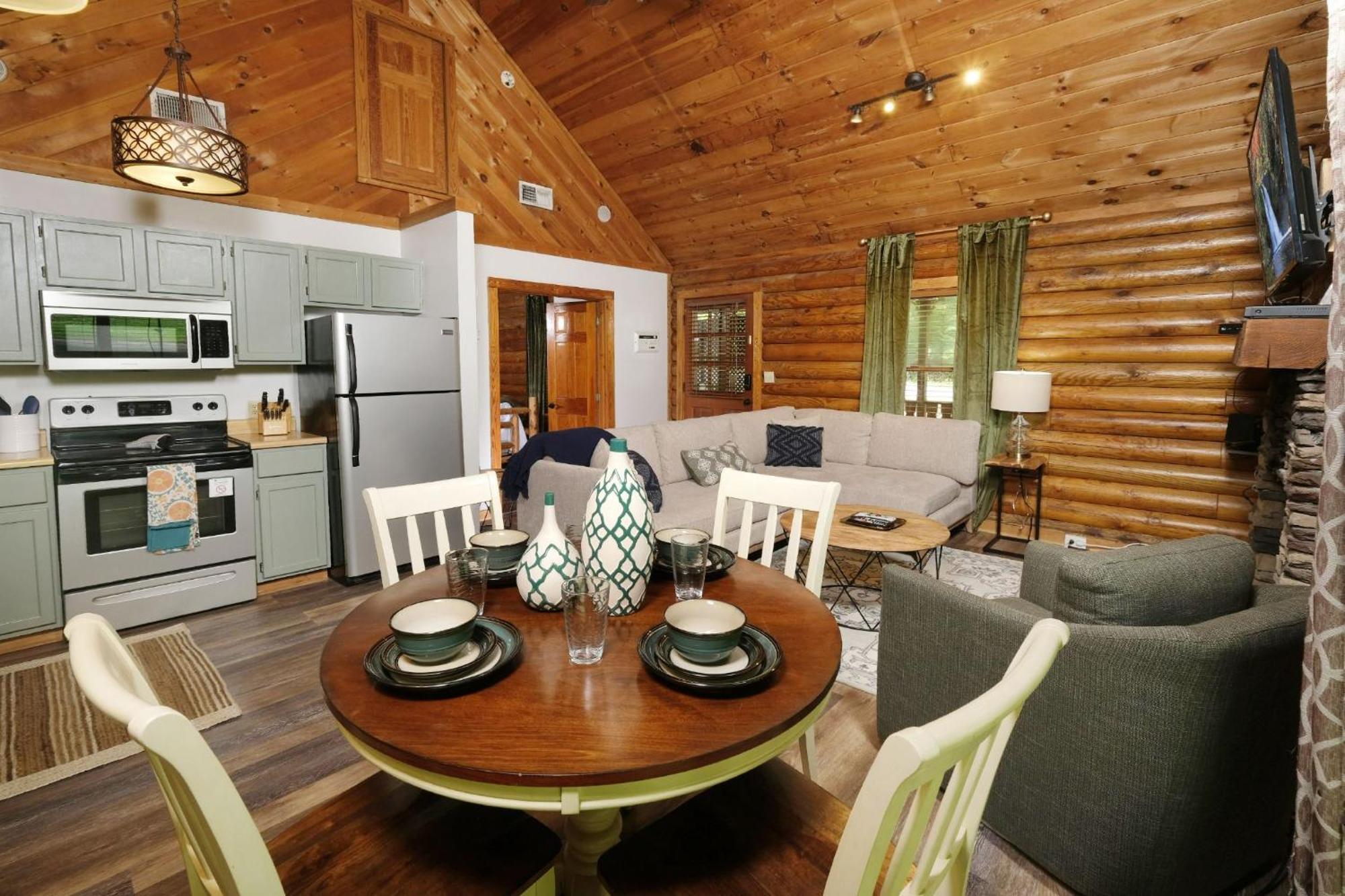 Grove Creek Cabin Гетлинбург Екстериор снимка
