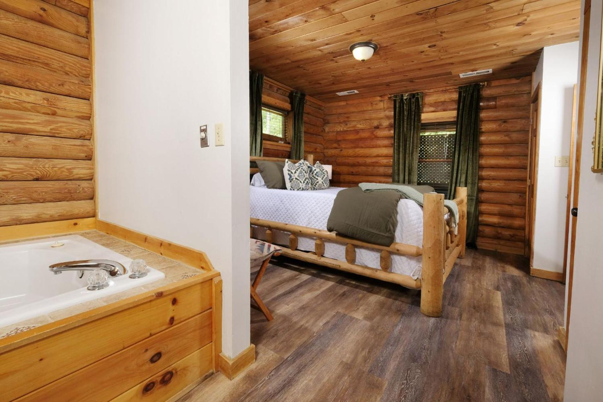 Grove Creek Cabin Гетлинбург Екстериор снимка