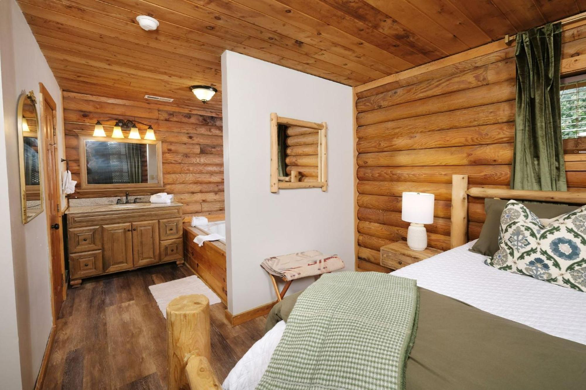 Grove Creek Cabin Гетлинбург Екстериор снимка