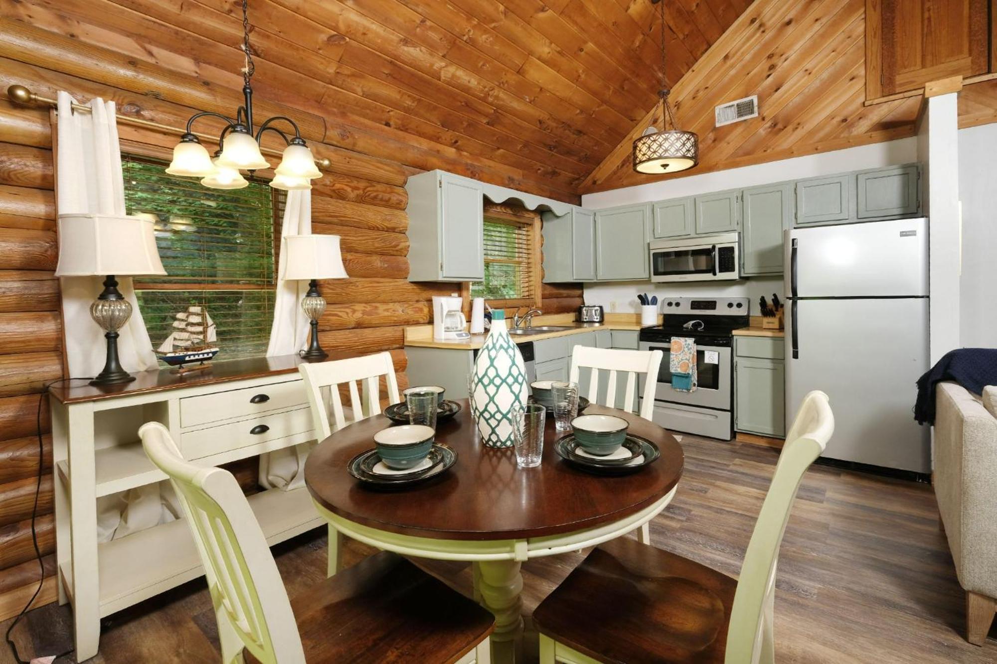 Grove Creek Cabin Гетлинбург Екстериор снимка