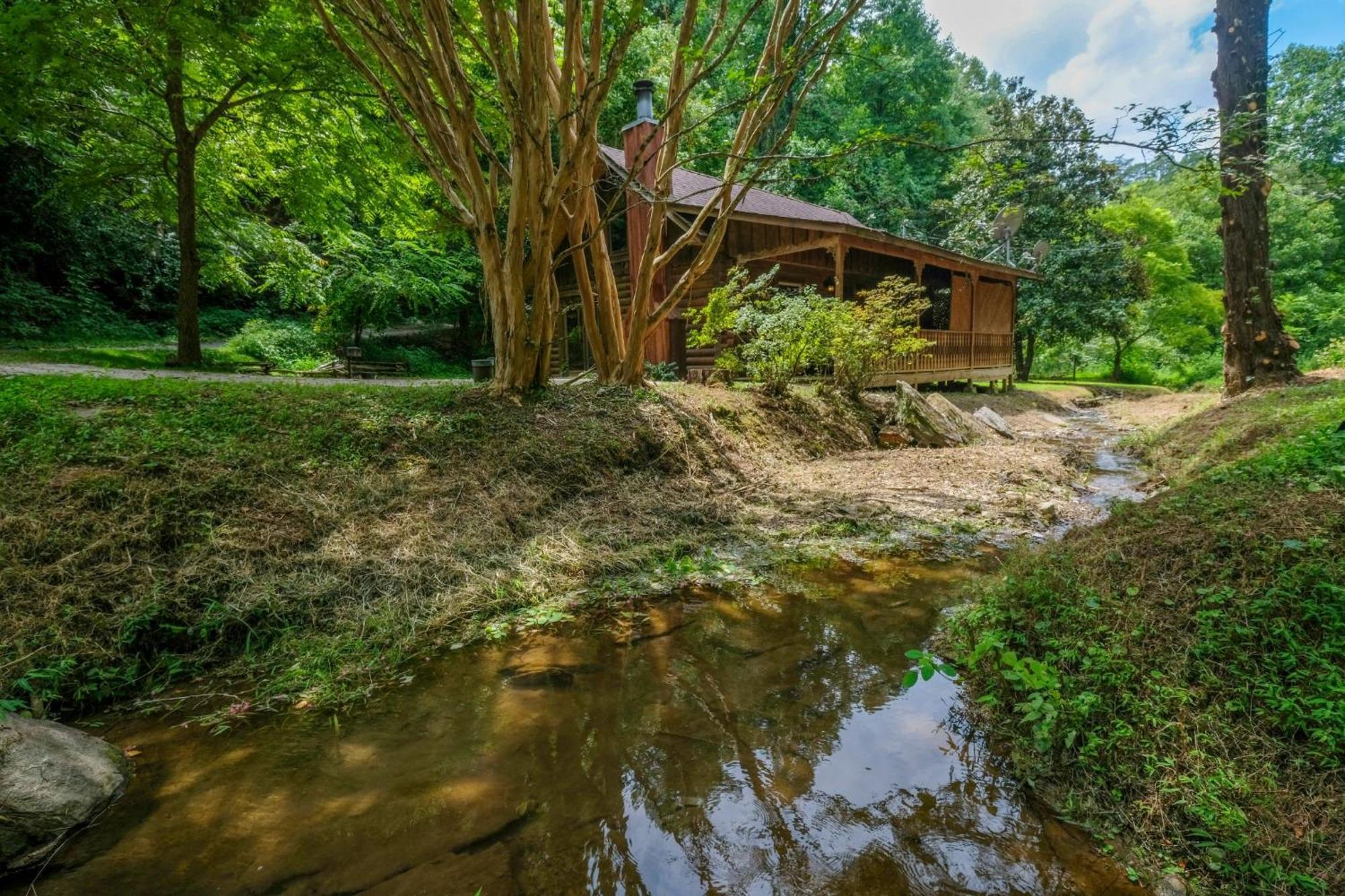 Grove Creek Cabin Гетлинбург Екстериор снимка